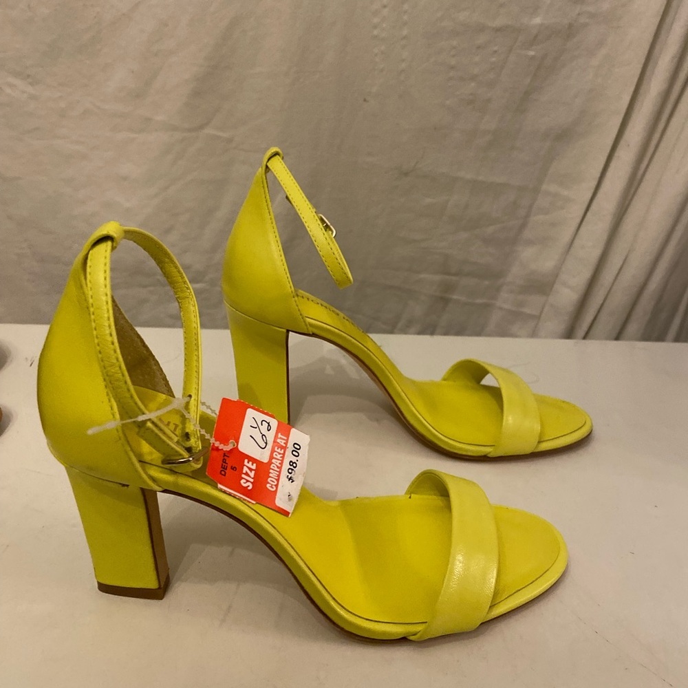 Antonio Melani neon yellow sandals with ankle straps size 6.5 NWT